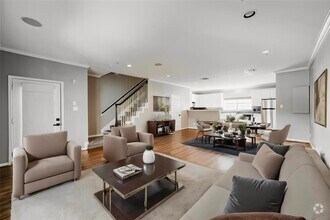 Building Photo - 17 Waugh Dr