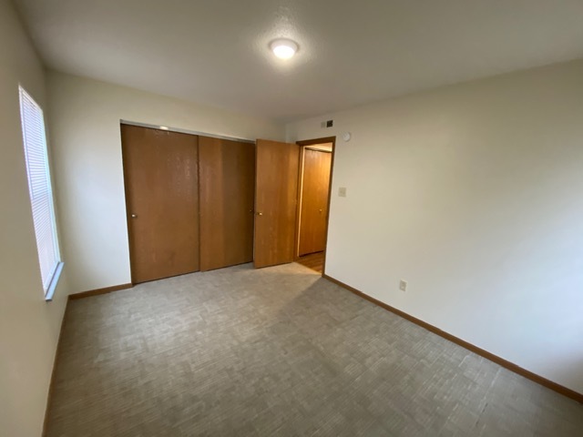 Building Photo - 7336 Hampton Ave