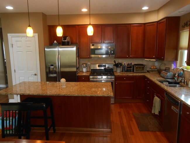 Foto del edificio - 8006 Caraway Ave