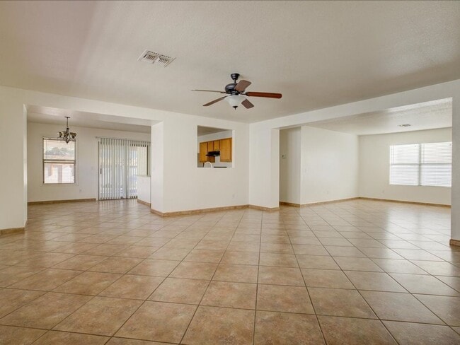 Building Photo - Beautiful Home in Rita Ranch
