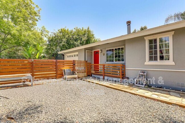 Building Photo - 901 Eucalyptus Ave