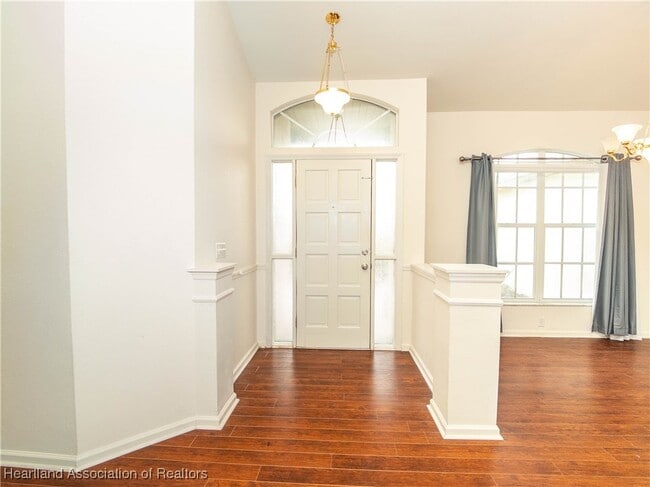 Building Photo - 2508 Manor Dr