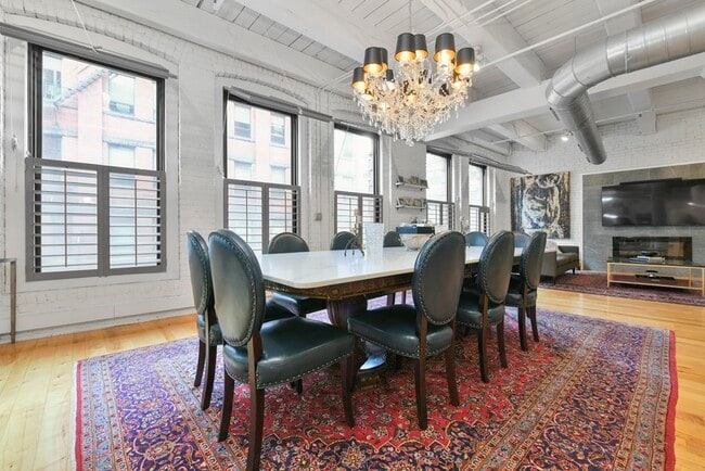 Building Photo - 111 Beach St