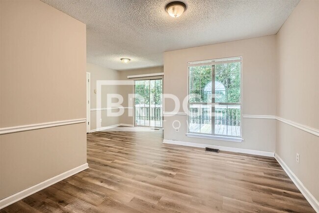 Foto del edificio - 4802 Country Cove Way