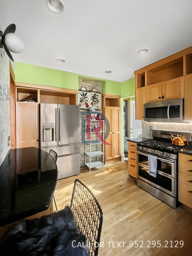 Foto del edificio - 2720 Fremont Ave S