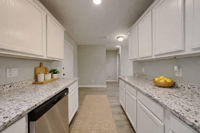 Building Photo - Remodeled 4-Bed, 2-Bath Home with Fenced Backyard in Mesquite, TX