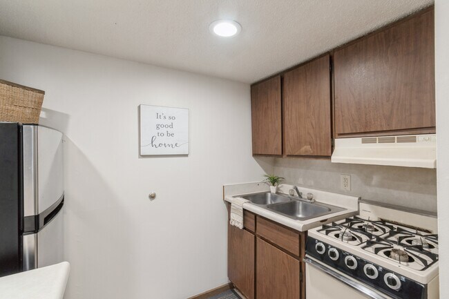 Building Photo - 135 Dotson Dr