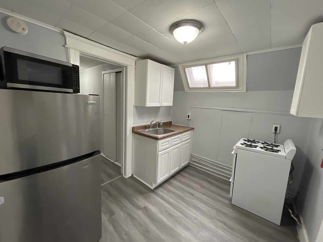 Kitchen - 105 Brown Pl