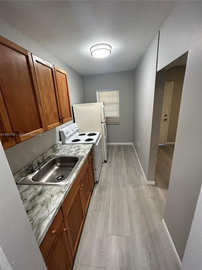 Building Photo - 1720 NW 1st Pl