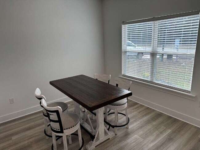 Foto del edificio - 157 Blooming Cv