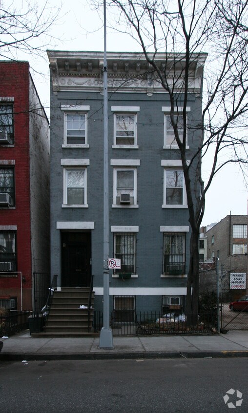 Primary Photo - 285 Pacific St