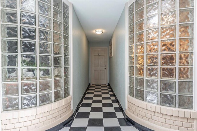 Foto del edificio - 1413 Tremont St