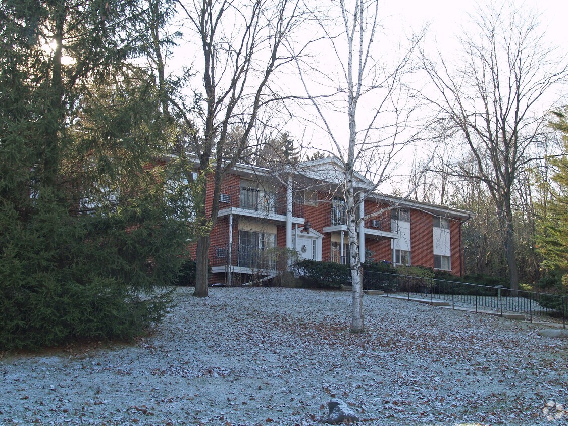 Primary Photo - 213 Williamsburg Drive
