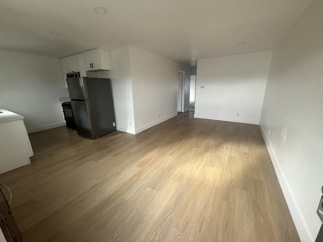Foto del edificio - 3965 Logan Ave