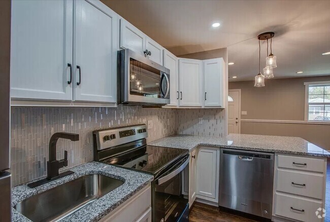 Building Photo - 807 Riviera Dr