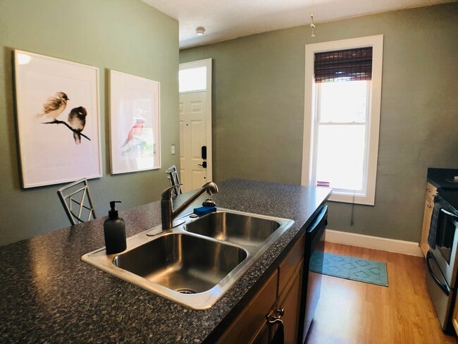 Building Photo - 1256 Dennison Ave