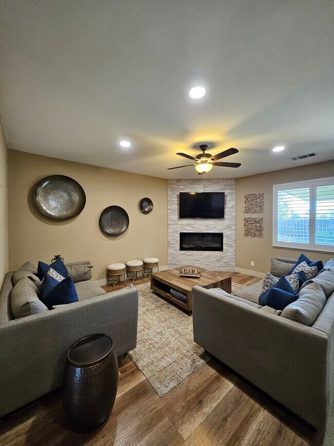 Foto del edificio - 3bed 2bath