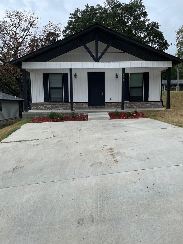 Primary Photo - Two Bed/One Bath Home