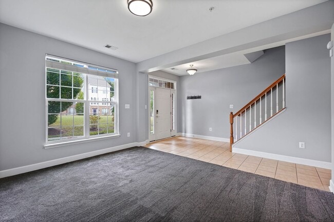 Foto del edificio - 3 BEDROOM, 4 BATHROOM TOWNHOME AVAILABLE MARCH 1STNOW AT SUMMERFIELD RESIDENCES AT VICTORY PROMEN...