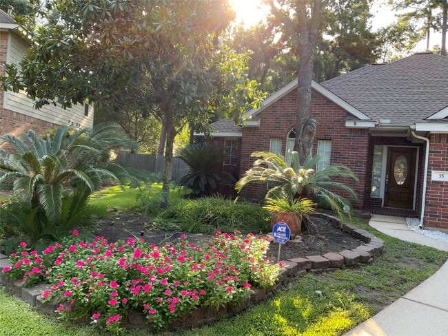 Foto del edificio - 35 Teakwood Pl