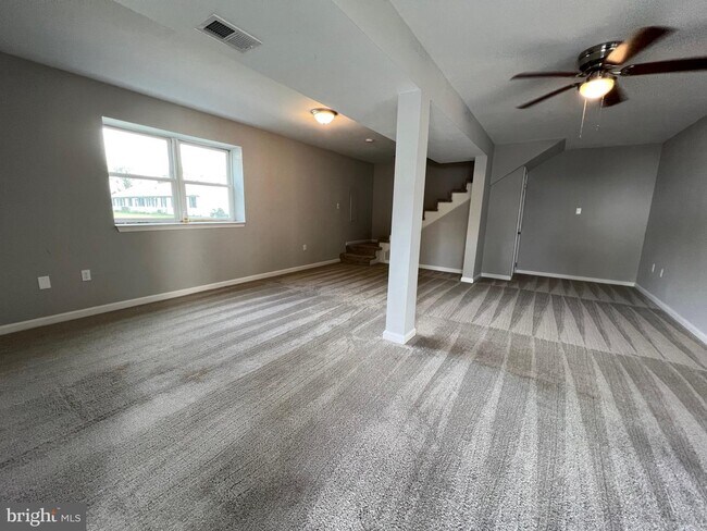 Building Photo - 44978 Serenity Farm Ln