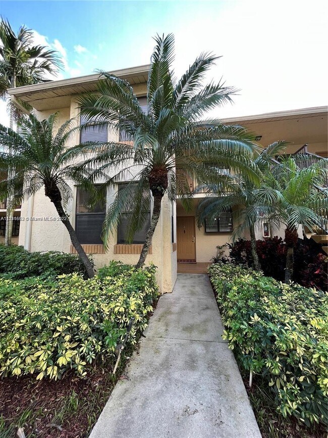 Building Photo - 1258 S Military Trail