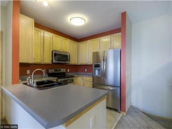 Building Photo - NIce 2 Bedroom Plus Loft Townhome in Great...