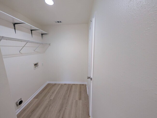 Building Photo - One-of-a-kind home in Tomball