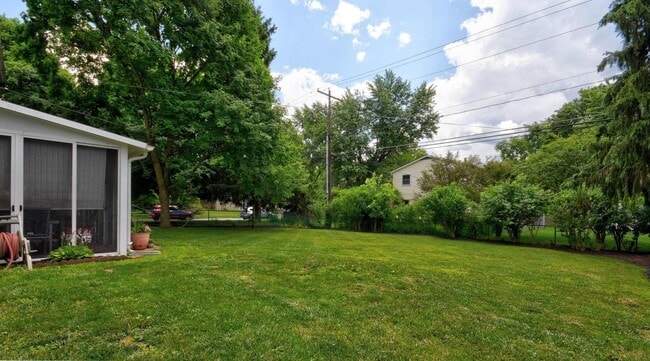 Foto del edificio - 303 Greenglade Ave