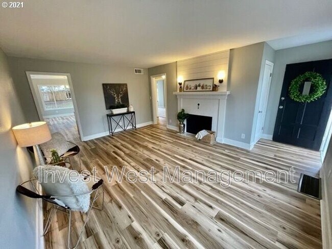 Foto del edificio - 106 SE Whitney St