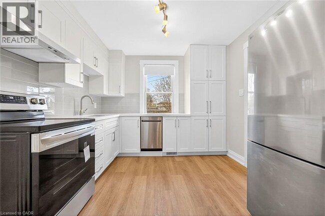 Building Photo - 441 Ottawa St N