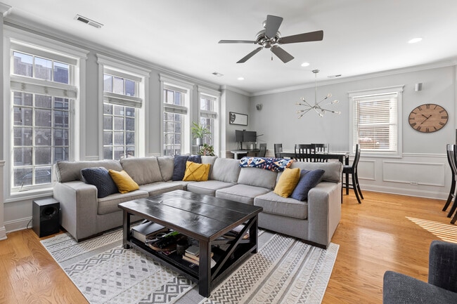 Building Photo - 3708 N Ashland Ave