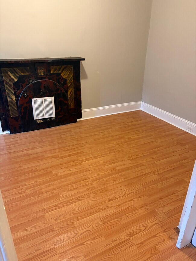 Foto del edificio - 2106 E Federal St, Baltimore, MD 21213