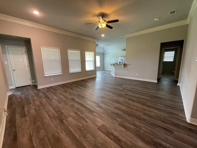 Building Photo - 107 Freedom