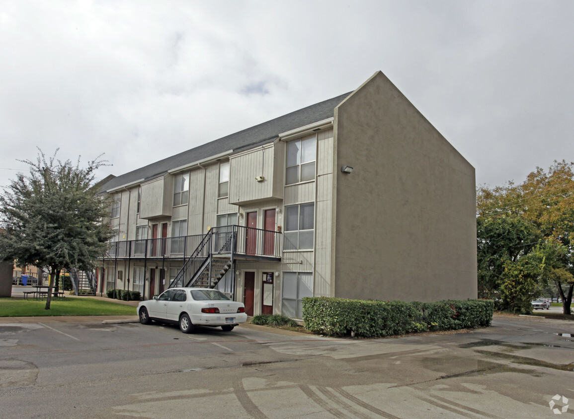 Building Photo - Cooper Chase