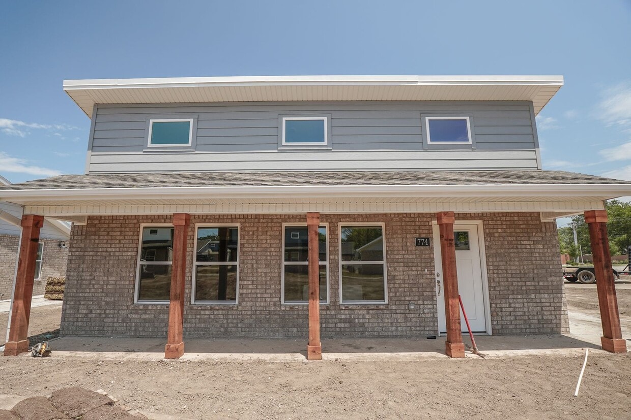 2 Bedroom 2 Bathroom Home in Fayetteville, AR - 2 Bedroom 2 Bathroom Home in Fayetteville, AR