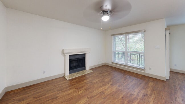 Interior Photo - Barton Creek Landing