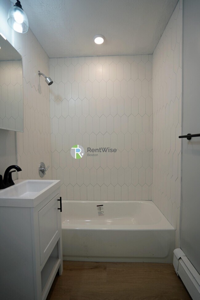 Foto del edificio - 745 E 6th St