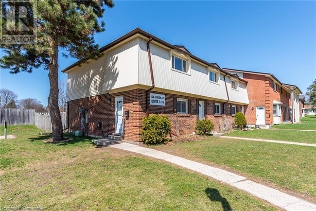 Building Photo - 144 Jansen Ave
