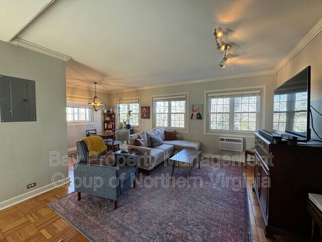 Building Photo - 3462 Martha Custis Dr