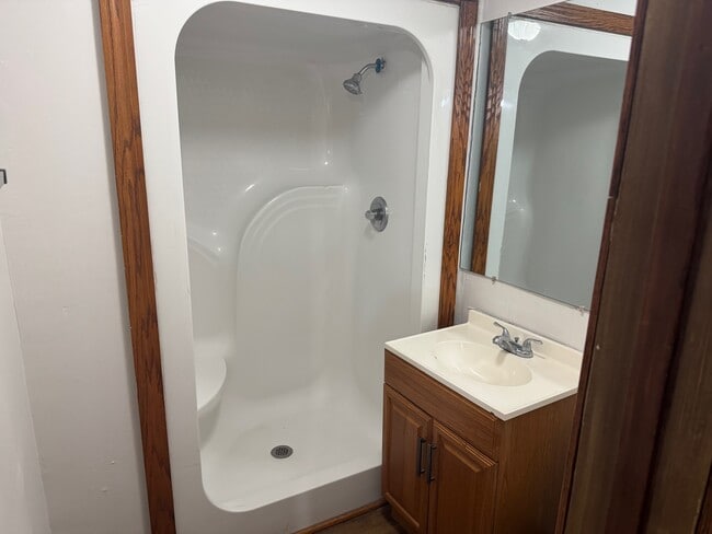 Foto del edificio - 608 Brevard St