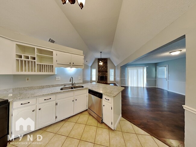 Building Photo - 5704 Ingleside Dr