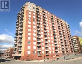 Building Photo - 1369 Bloor St W