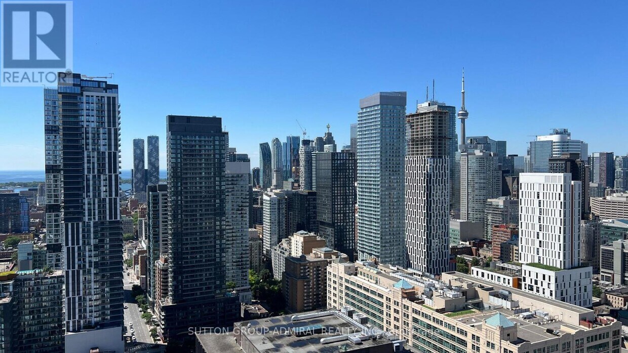 Building Photo - 319 Jarvis St