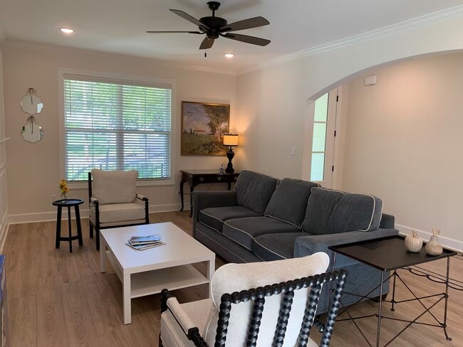 Building Photo - 4 Bedroom 2.5 Bath Furnished Home in Hernando
