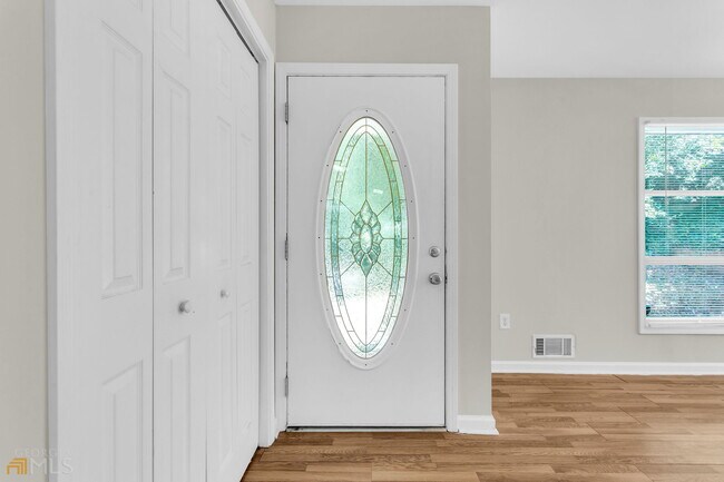 Foto del edificio - 2554 Skyland Trail NE