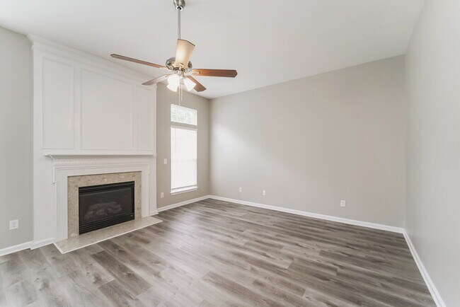 Foto del edificio - 161 Shephard Hill Dr