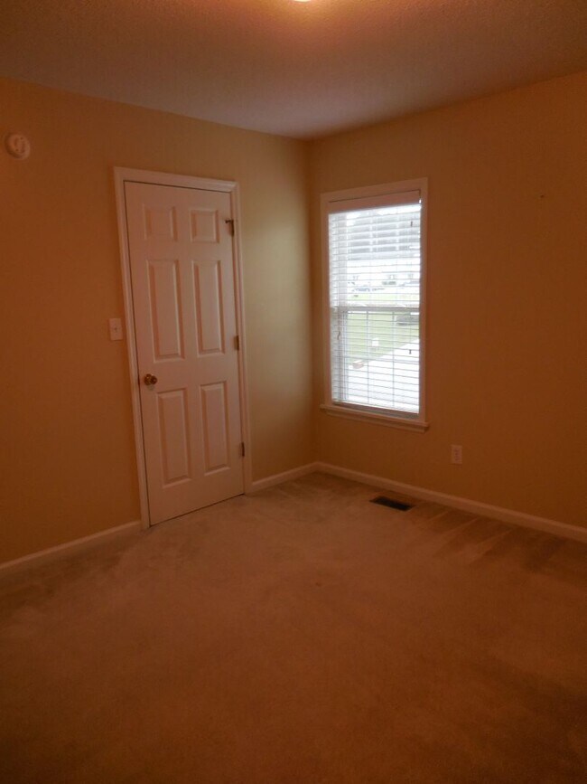 Building Photo - 2 BR 2.5 BA Horse Creek Farms