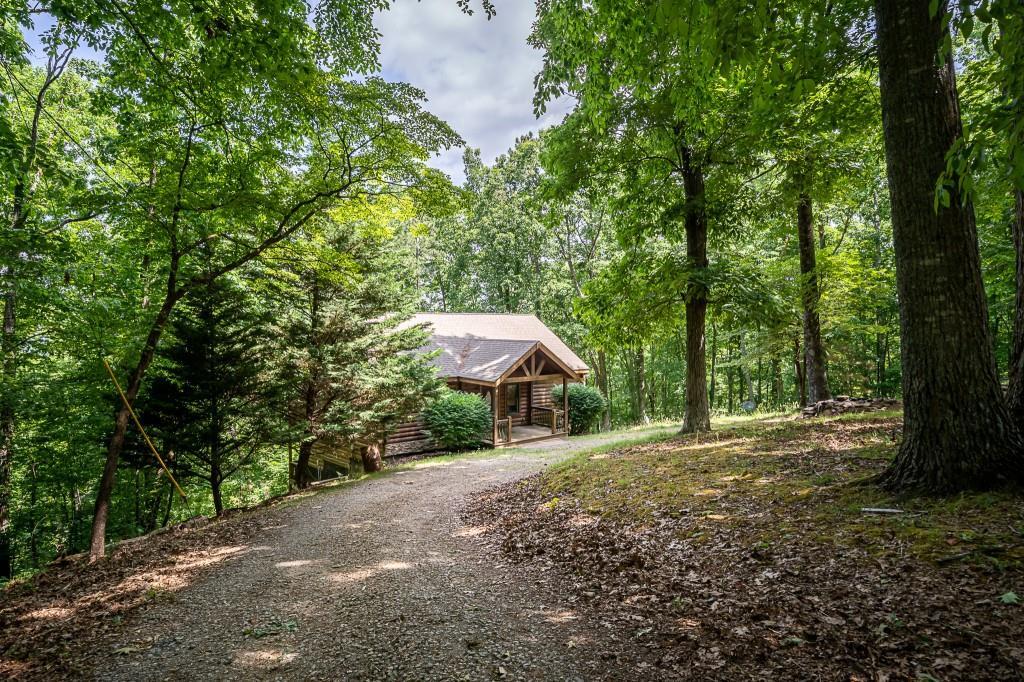 Foto principal - 124 Adair Dr