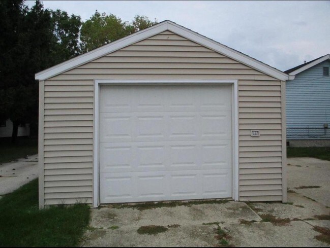 Building Photo - 937 Mac Arthur dr